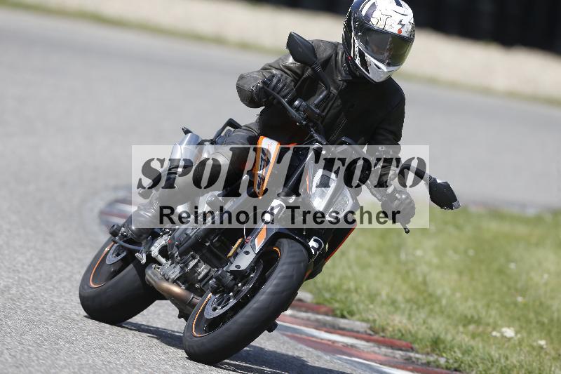 /Archiv-2025/09 22.04.2025 Cornu Master School ADR/gruen-vert/43